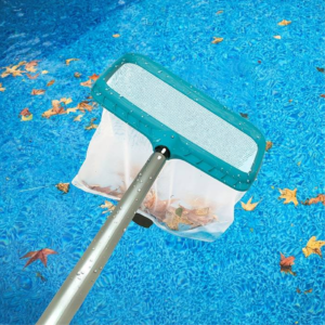 Poolreinigung und Reinigungszubehör